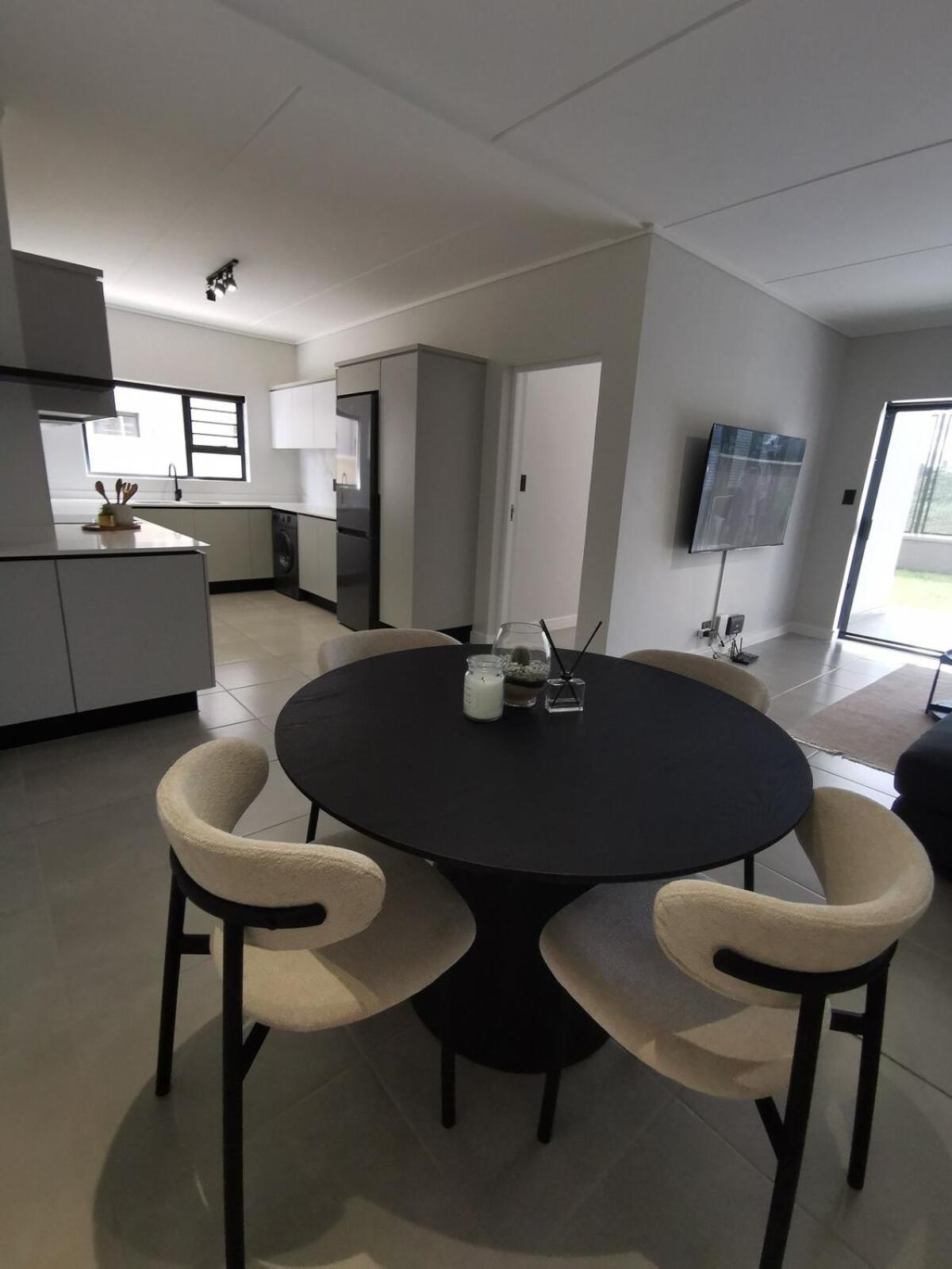 Azure Haven At Munyaka Apartment *